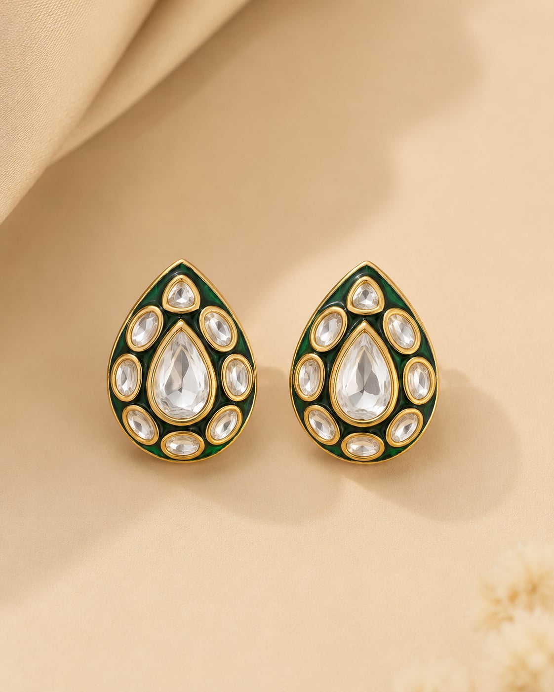 zareen-emerald-polki-stud-earrings